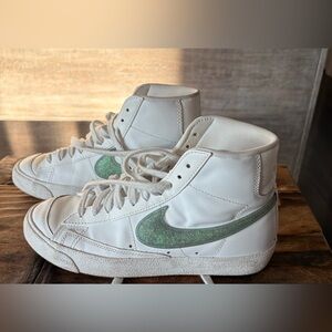 Nike White and Green High-Tops